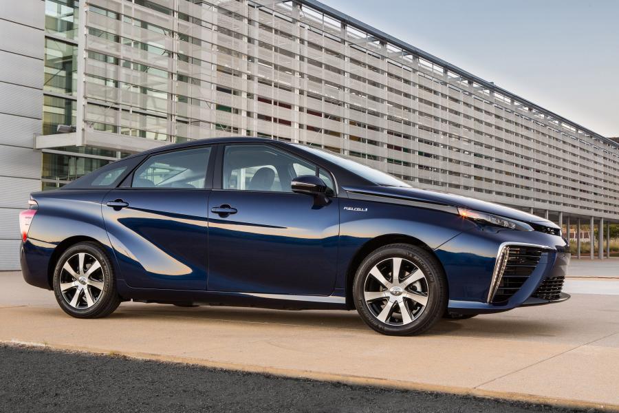  Toyota Mirai 2014 года  (фото 3 из 10)